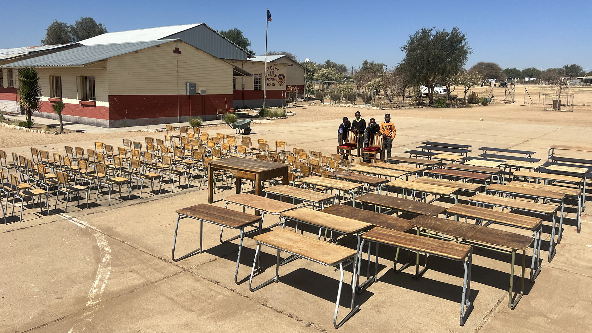... again a total of 91 functional chairs and 37 usable tables