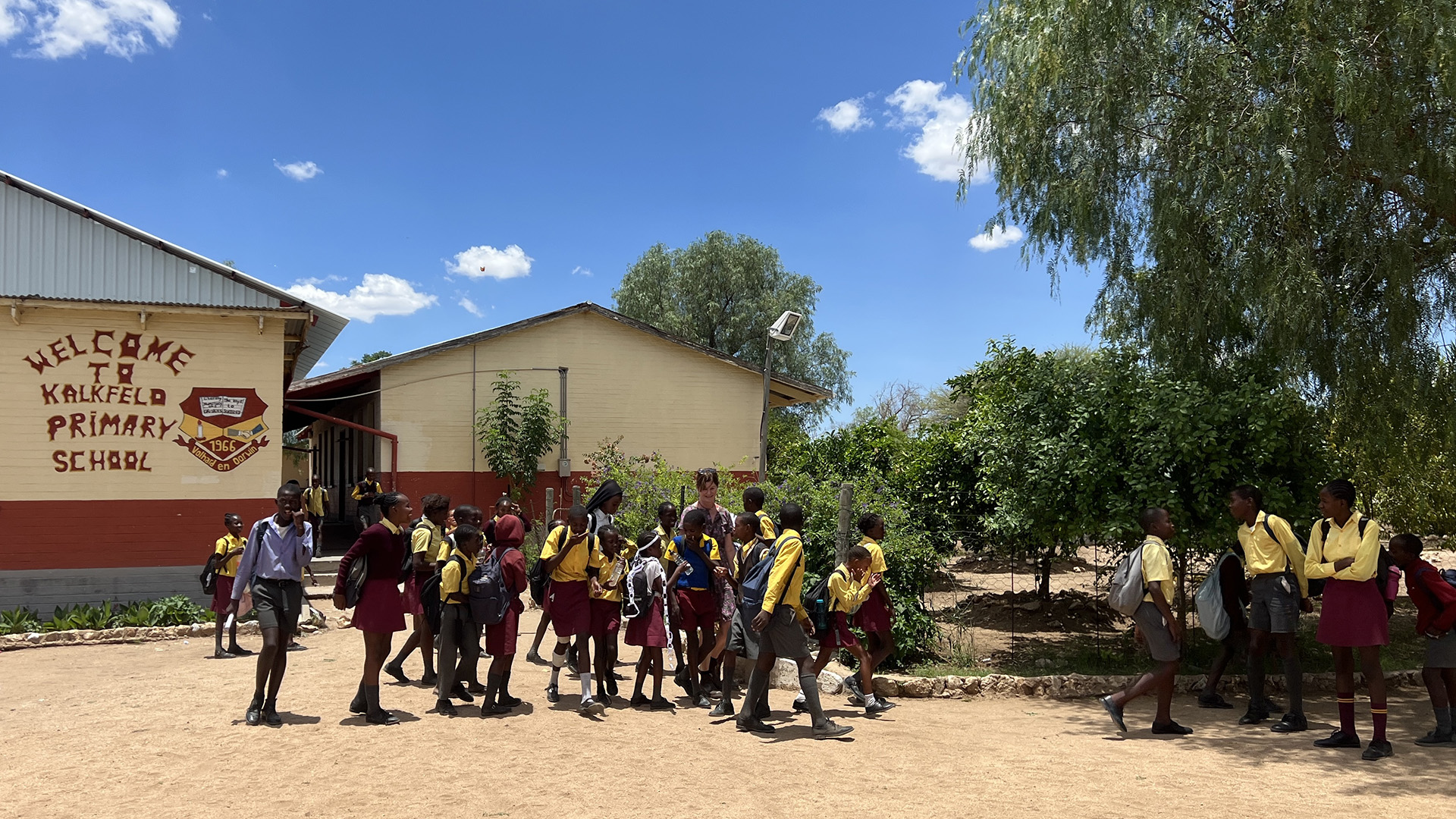 Warm welcome at the primary school.